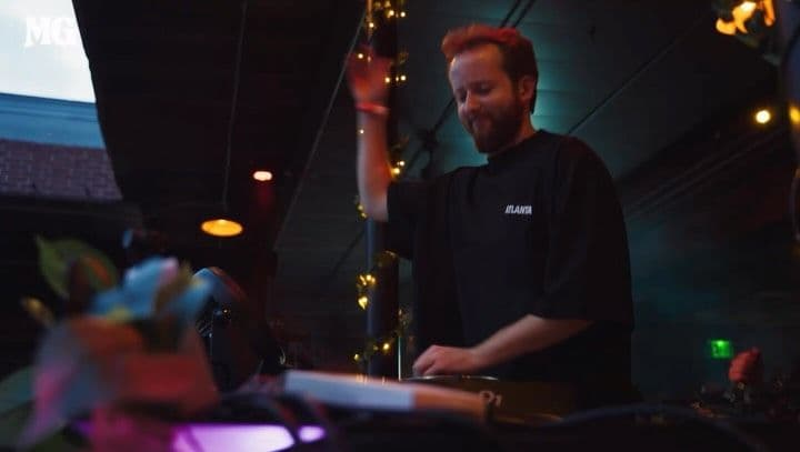 Tim Sanders at the decks
